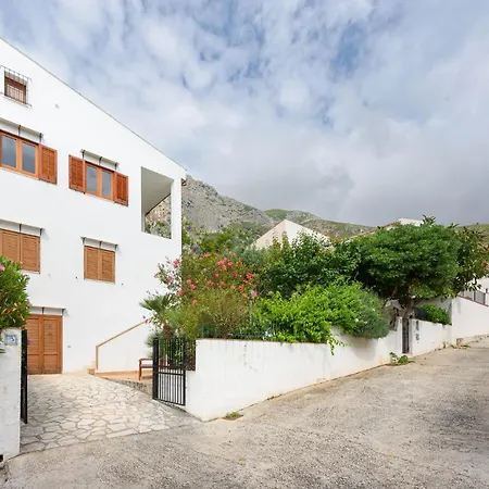 Casa Chiaramarina * Macari