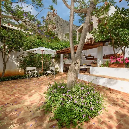 Casa Chiaramarina Apartment *