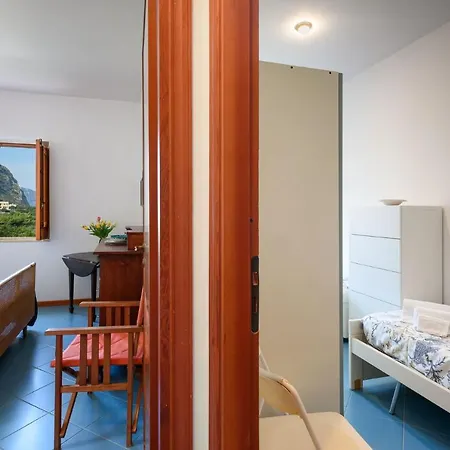 Casa Chiaramarina Apartment *