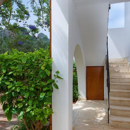 Casa Chiaramarina 公寓 *