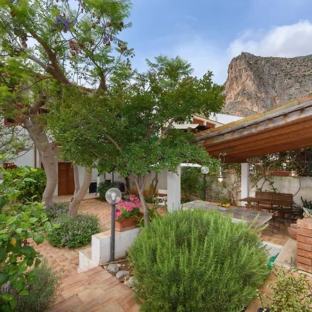 Casa Chiaramarina Macari