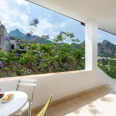 Casa Chiaramarina Apartment