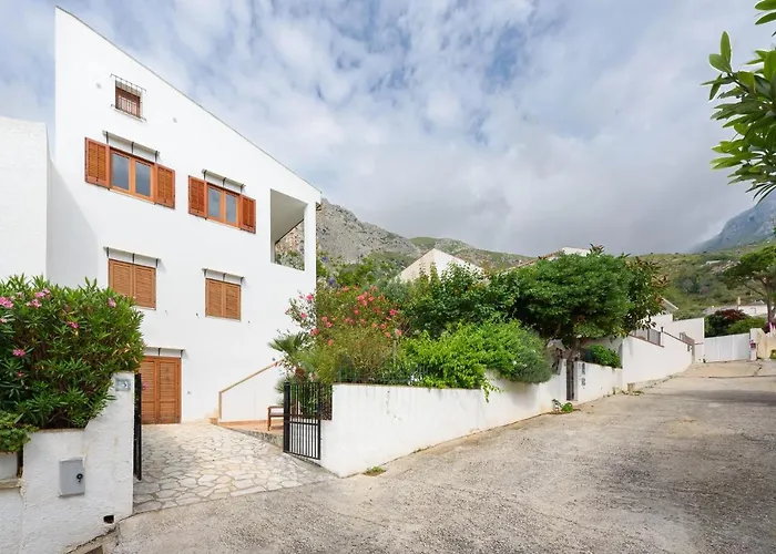 Casa Chiaramarina * Macari