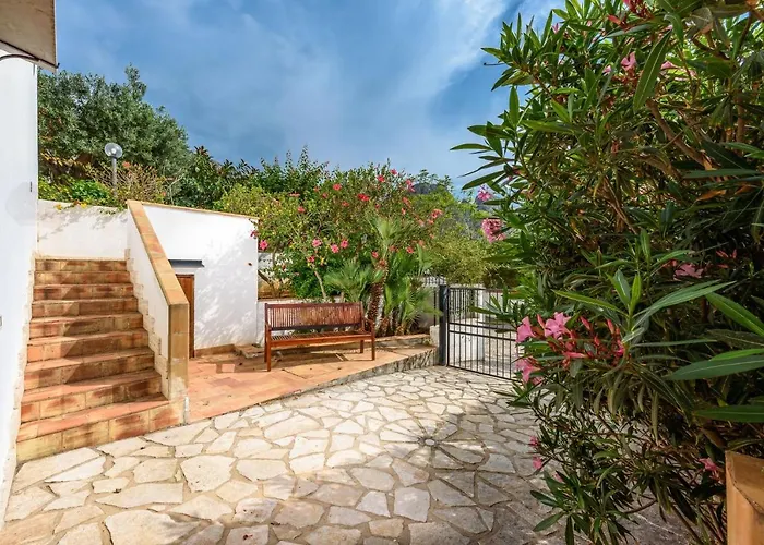 Casa Chiaramarina Apartment *