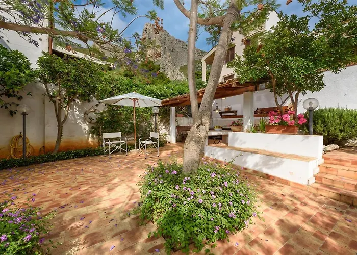 Casa Chiaramarina Apartment *