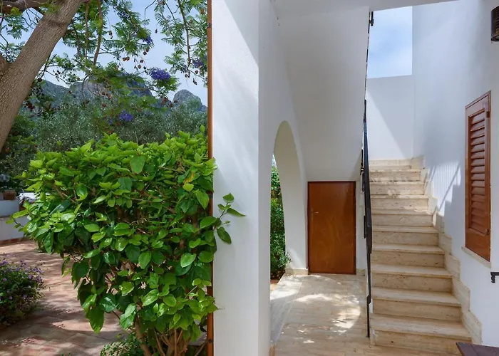 Casa Chiaramarina Apartment *