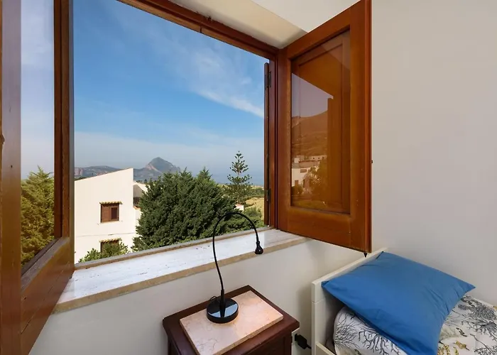 Casa Chiaramarina Apartment Macari